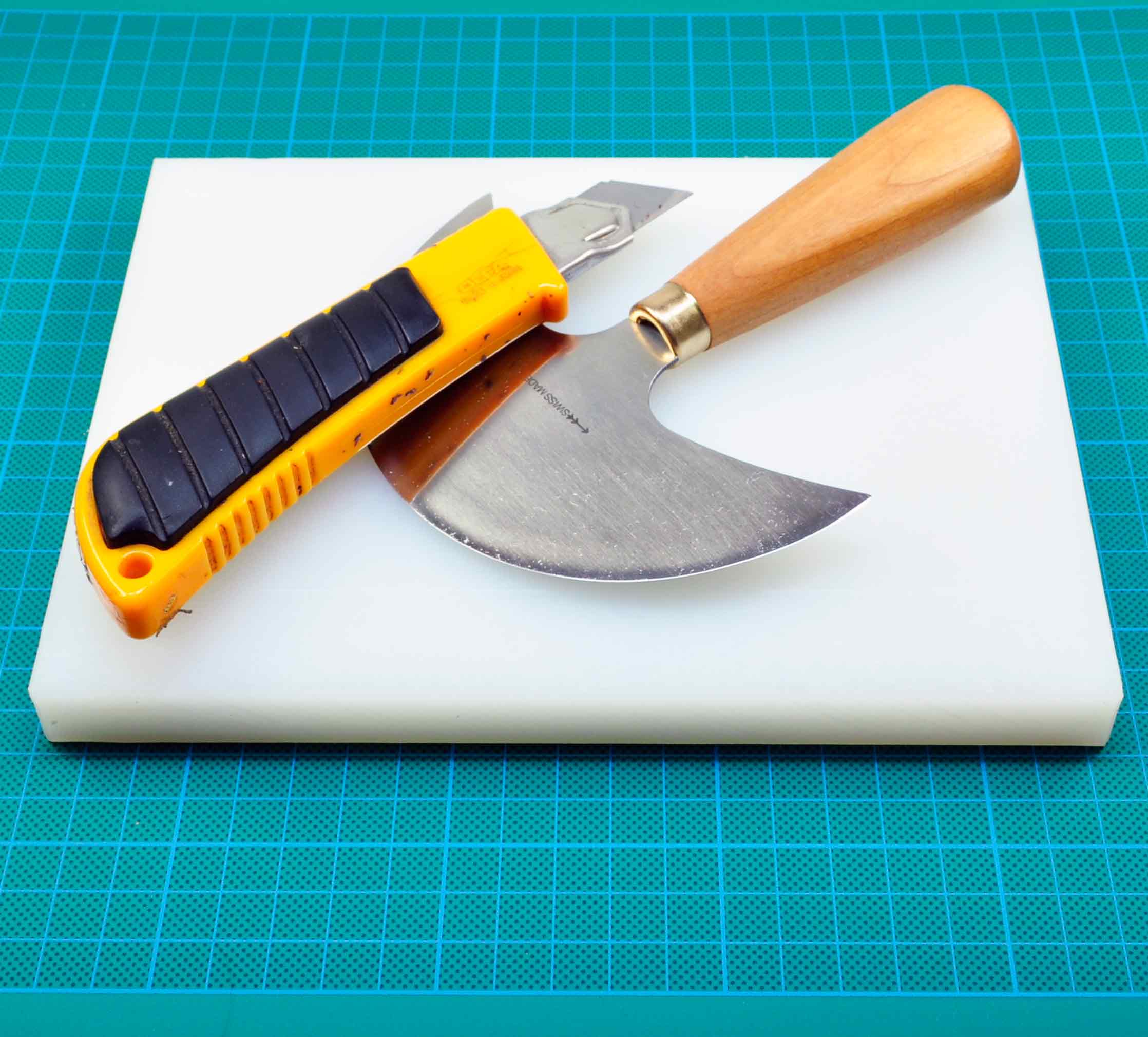 Schneidunterlage 200 x 150 x 15 mm Weiss für Loch- und Sticheisen.
