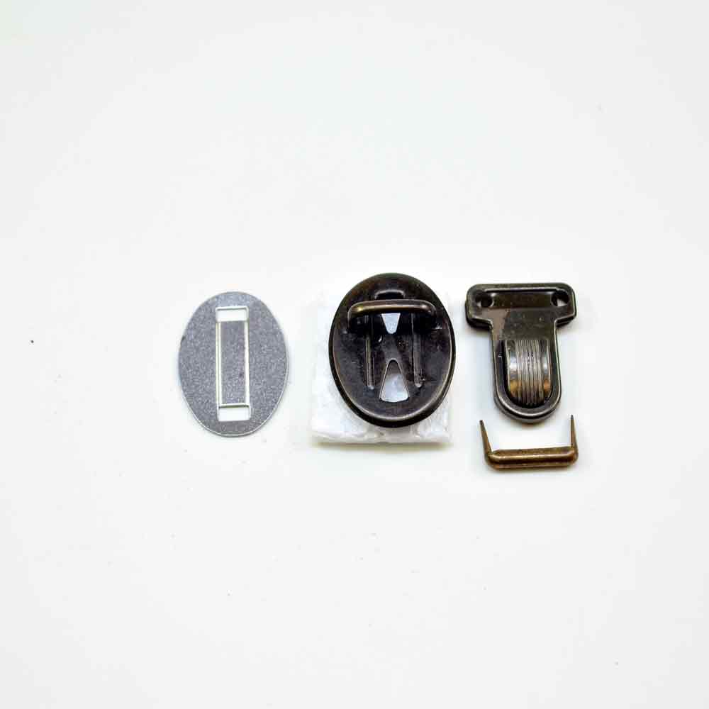 Steckschloss, Eisen Altmessing Unterteil 35 x 25 mm, Oberteil 30 x 13 mm Steckschloss, Eisen Altmessing Unterteil 35 x 25 mm, Oberteil 30 x 13 mm