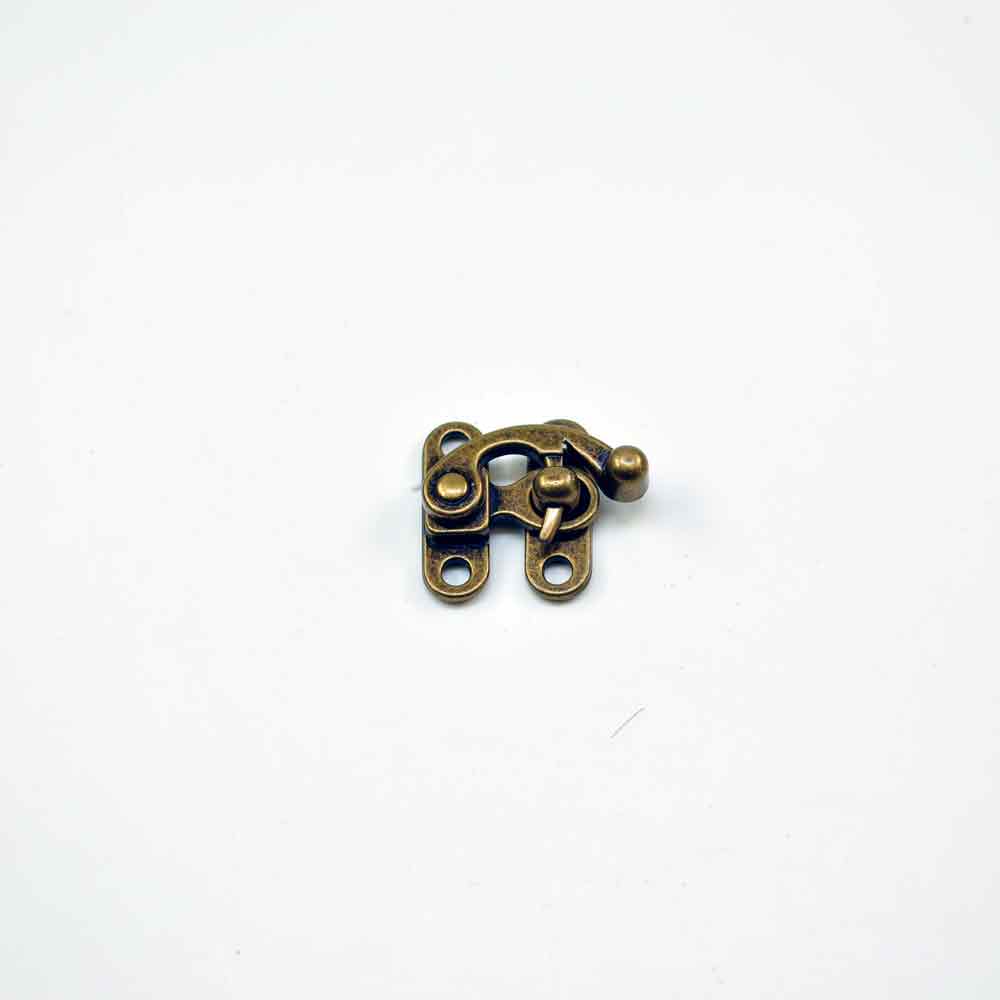 Hakenverschluss , Altmessingfinish, klein, ca. 30 x 35 mm Hakenverschluss , Altmessingfinish, klein, ca. 30 x 35 mm